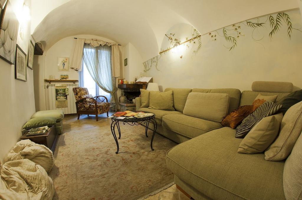 B&B Il Libro Verde Dolceacqua Eksteriør billede