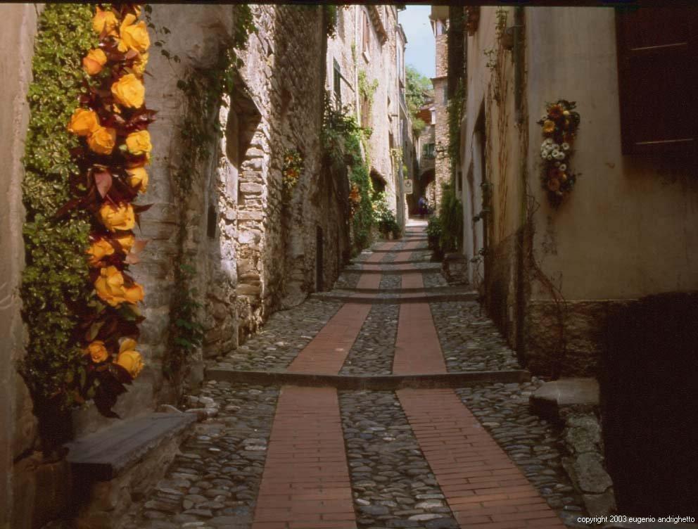 B&B Il Libro Verde Dolceacqua Eksteriør billede