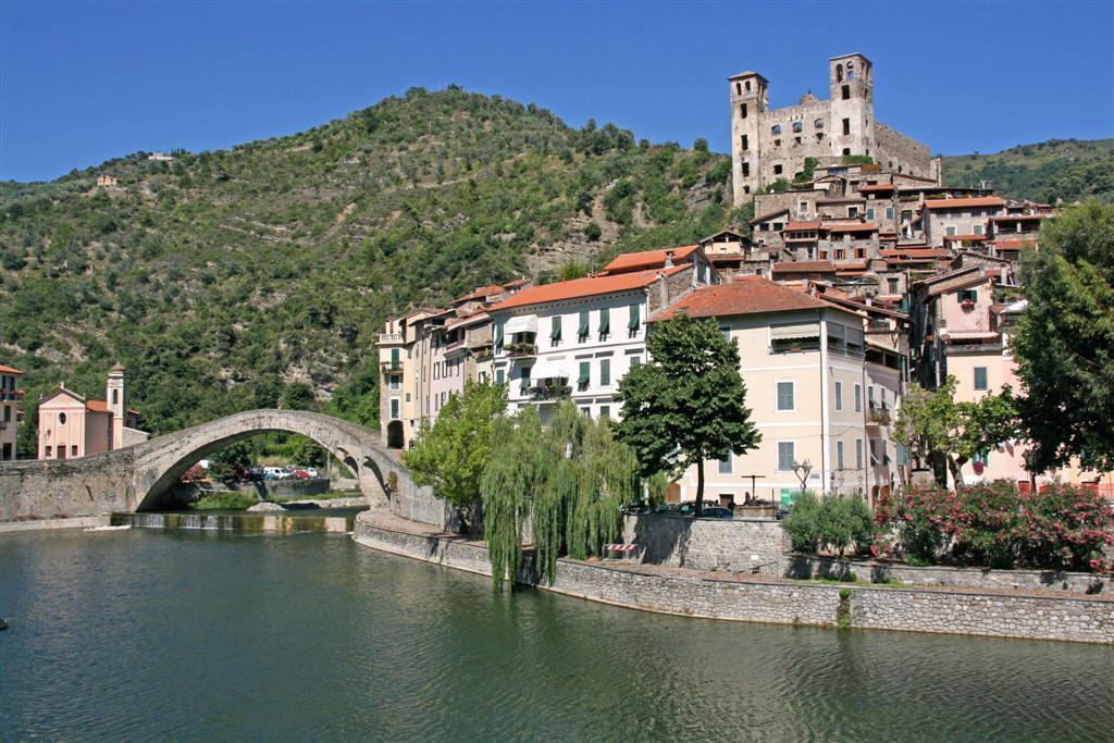 B&B Il Libro Verde Dolceacqua Eksteriør billede