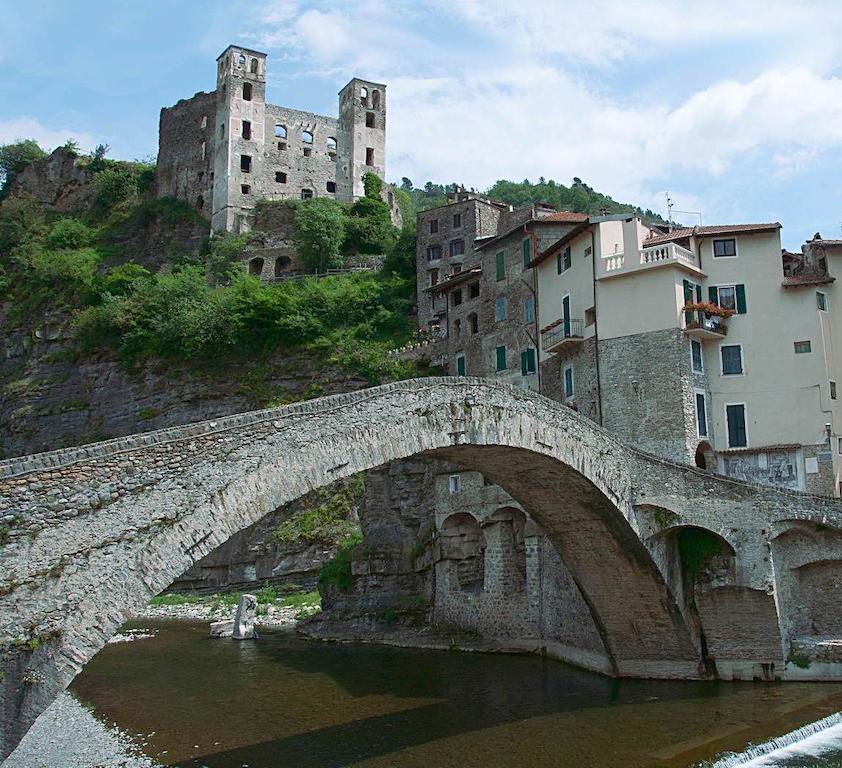 B&B Il Libro Verde Dolceacqua Eksteriør billede