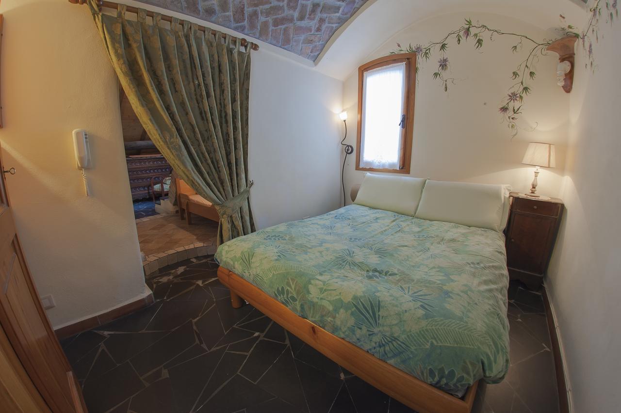 B&B Il Libro Verde Dolceacqua Eksteriør billede